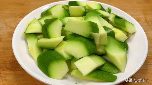 四瓜怎么炒着吃,夏日清爽家常菜谱