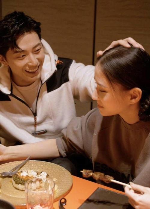 结婚自己吃瓜,见证爱情甜蜜的结婚食趣