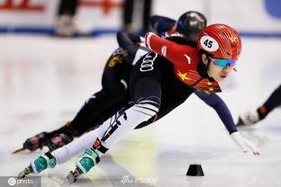 短道速滑场内吃瓜,吃瓜群众见证速度与激情的较量